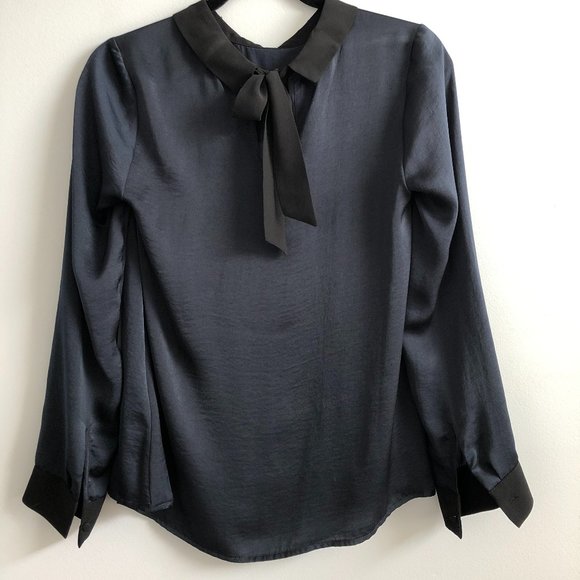 ⭐️FINAL PRICE⭐️ NWOT Modcloth Embellished Navy Blouse - Picture 6 of 7